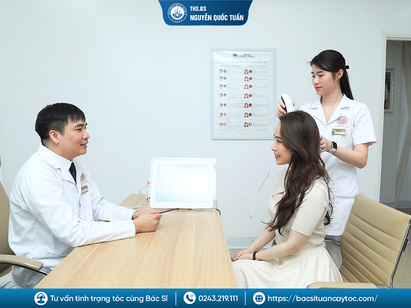Bác sĩ đánh giá nguy cơ sẹo trước khi cấy tóc như thế nào?