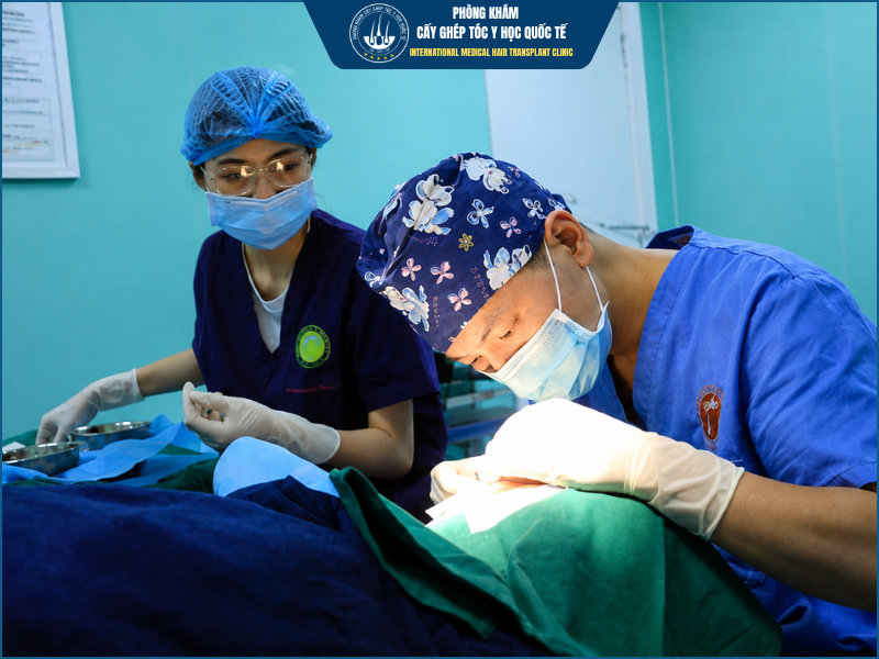 Bị sẹo có cấy tóc được không?
