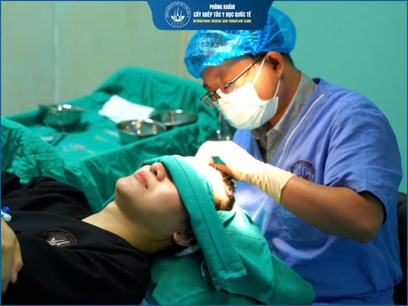 Cấy tóc có đau không? Cảm giác thực tế khi thực hiện