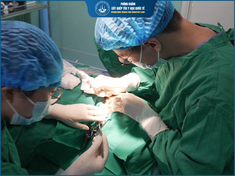 Trải nghiệm và review Phòng khám Cấy tóc Y học Quốc tế thực tế