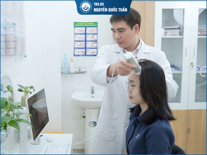 Đi khám hói đỉnh đầu nữ cần kiểm tra những gì? 