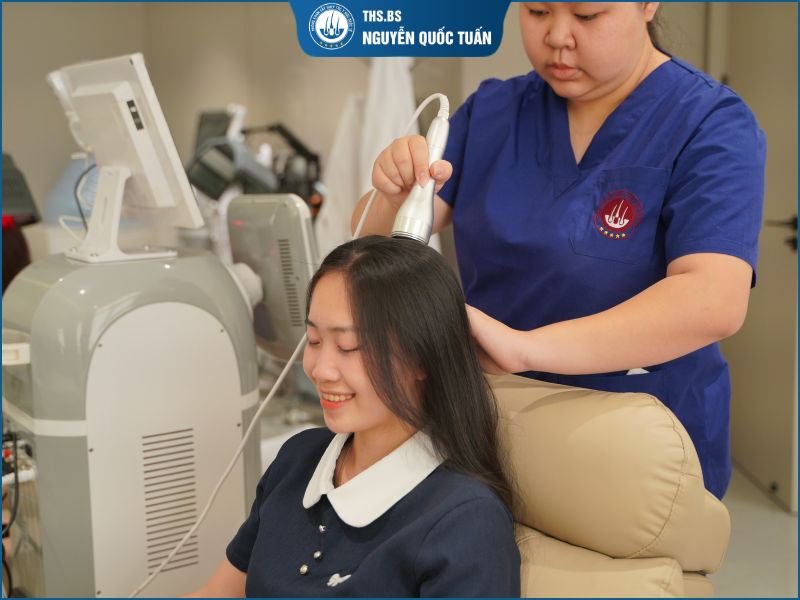 Tái khám sau cấy 