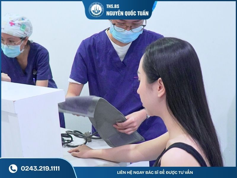 Thực hiện xét nghiệm trước cấy  